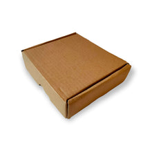 Load image into Gallery viewer, Caixa de Papelão Correio Nº2 15x15x4,5cm 20un