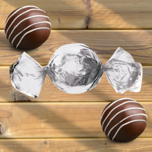 Load image into Gallery viewer, Embalagem para Trufa Prata 14,5x15,5cm Carber c/100 un